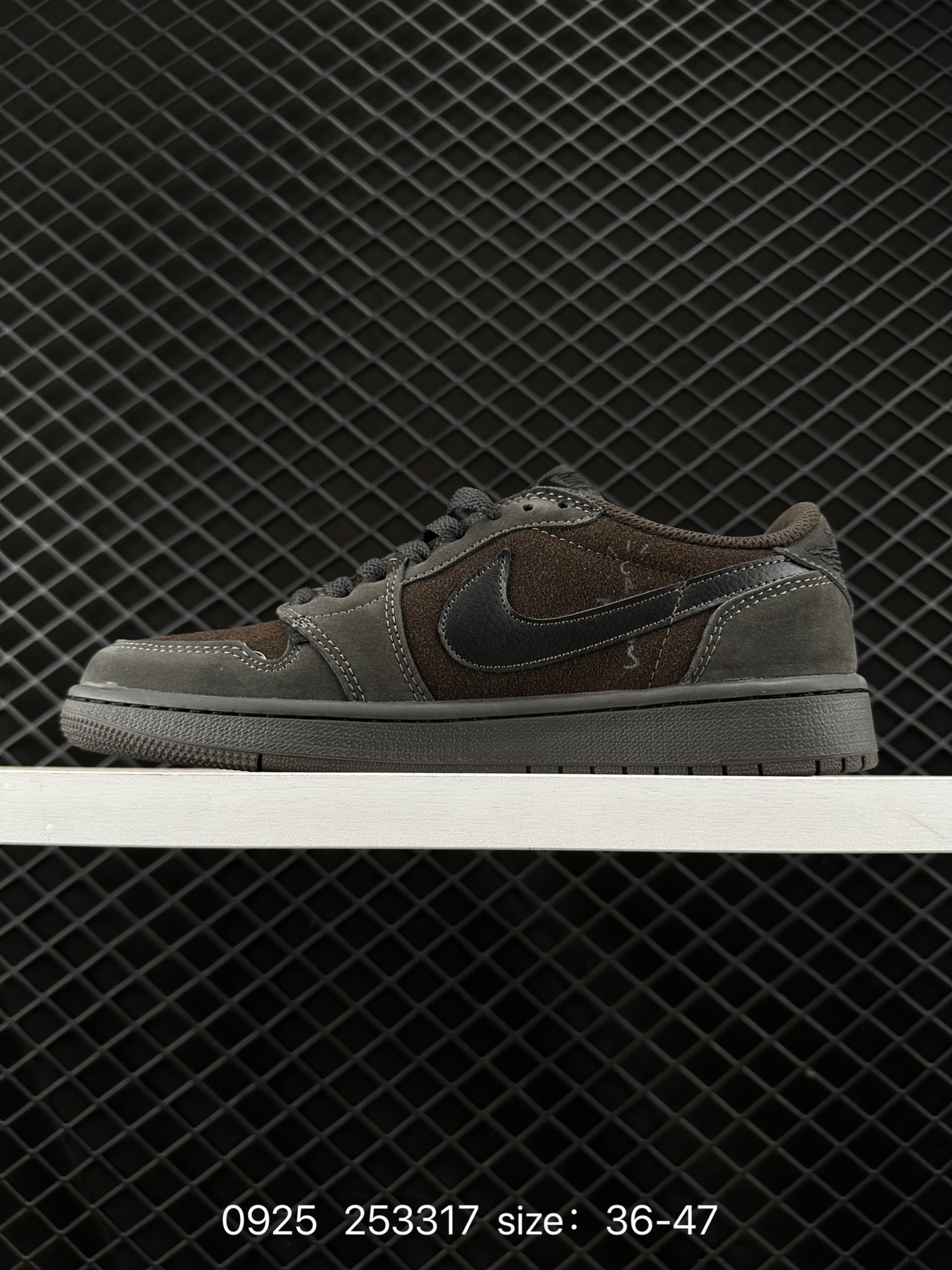 Travis Scott x Air Jordan 1 Low 